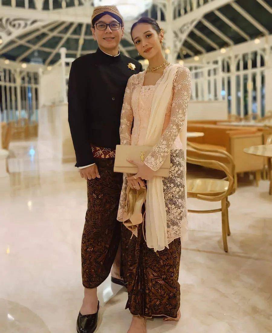Kebaya kondangan. (instagram.com/fadlan_indonesia)