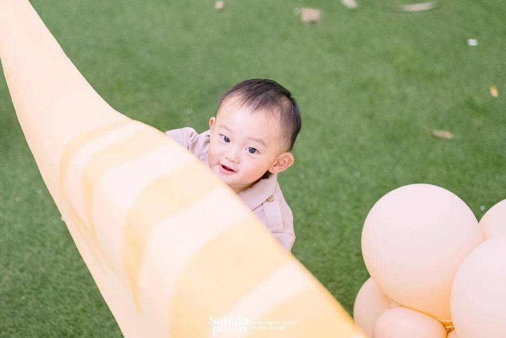 potret perayaan ulang tahun Junho (Sahala Photo via instagram.com/juliaprt7)