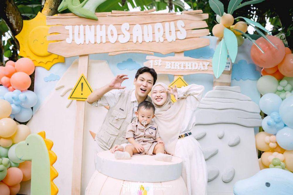 potret perayaan ulang tahun Junho (Sahala Photo via instagram.com/juliaprt7)