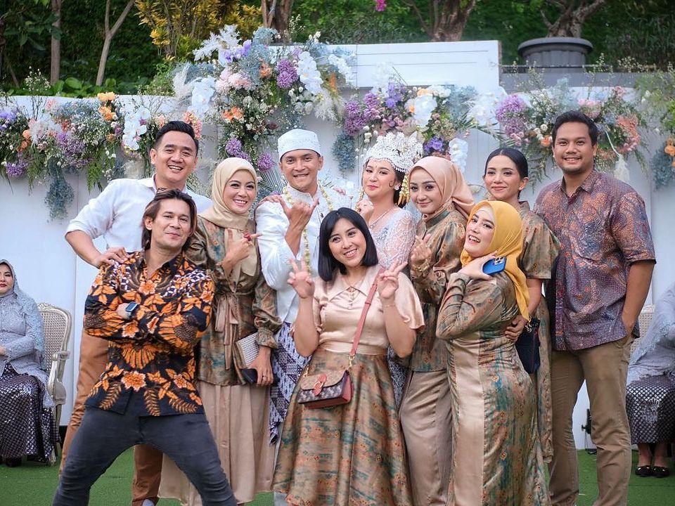 10 Potret Seru Genta Squad Hadiri Pernikahan Reiner Manopo dan Adisty