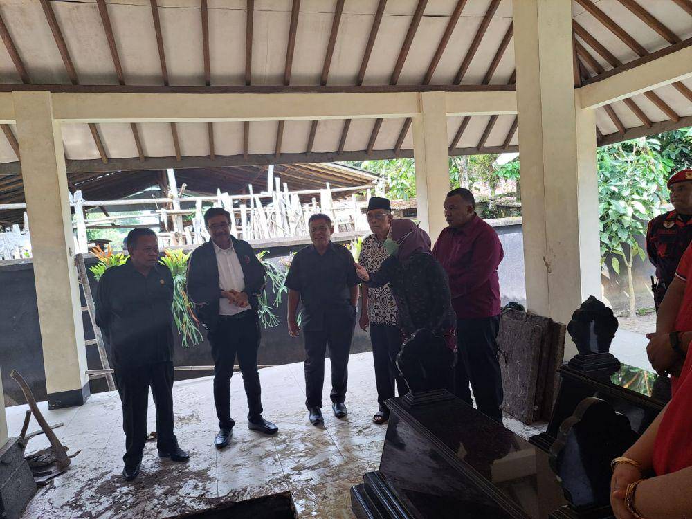 Liang lahat untuk jenazah M.Prakosa.(Dok.Istimewa)