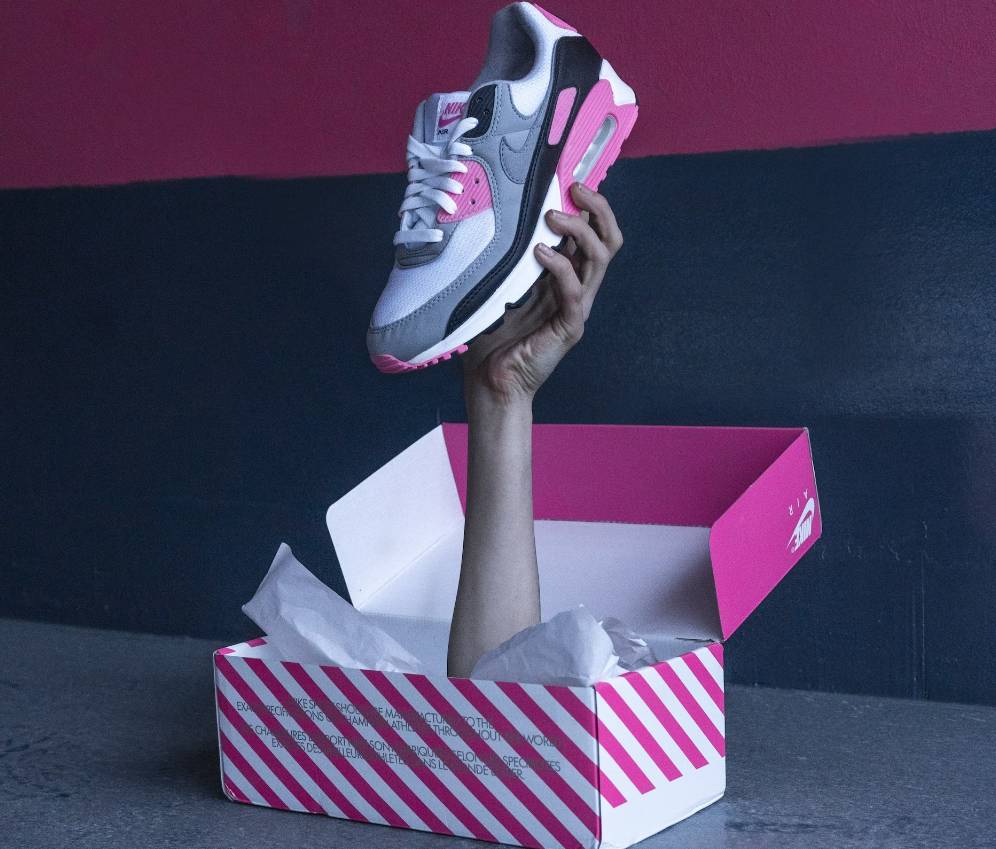nike air max dan kardusnya (unsplash.com/@seb_901)