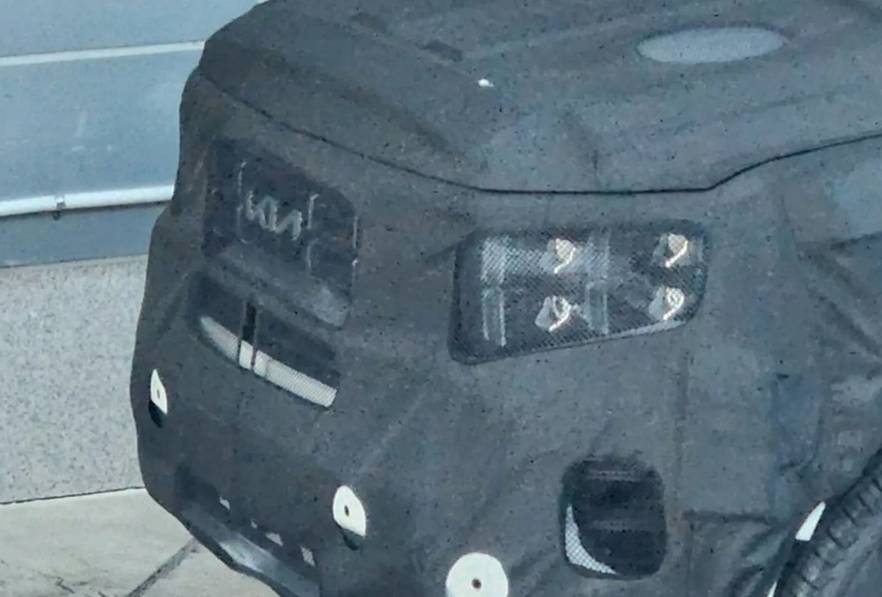 Grille dan lampu depan pikap Kia (Carscoops.com)