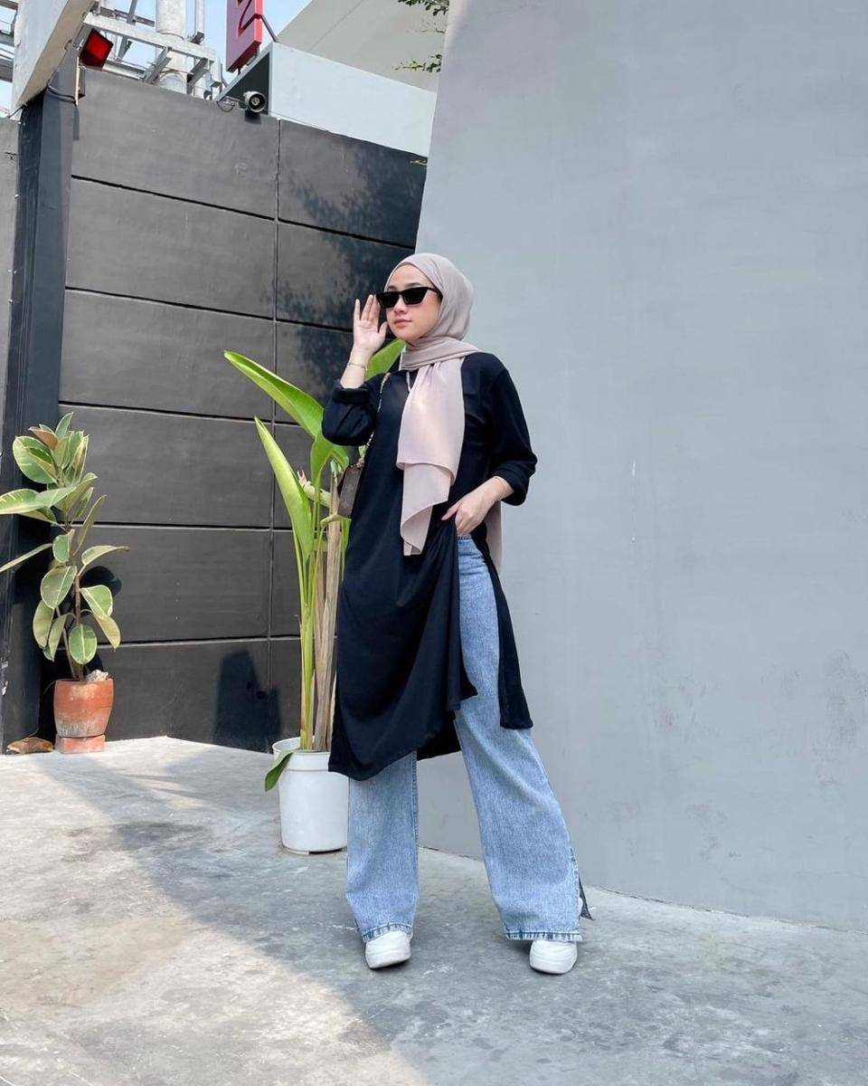 OOTD hijab celana slit (instagram.com/inikiranaaa__)