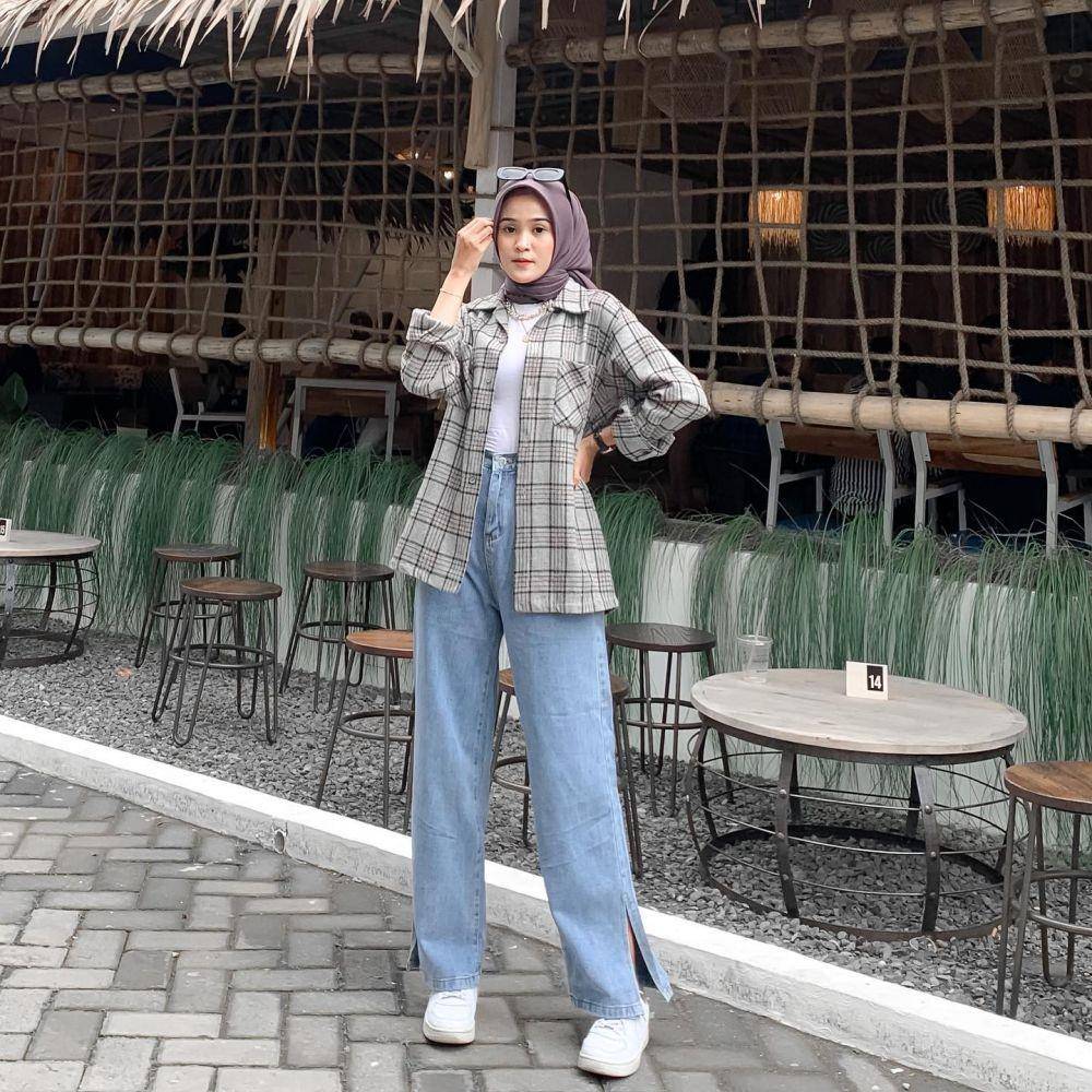 OOTD hijab celana slit (instagram.com/fadhillakhaerunisa)