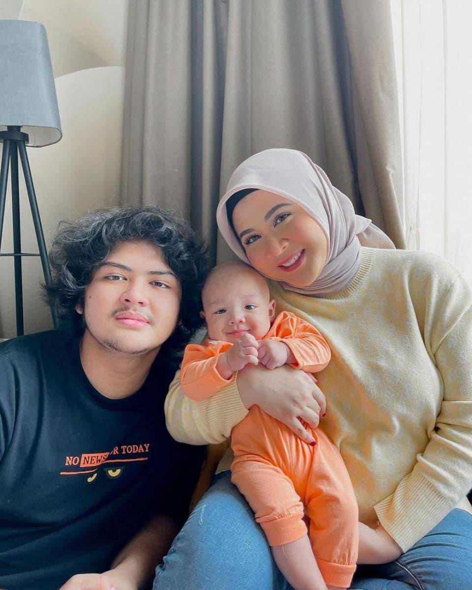 potret Kesha Ratuliu dan keluarga (instagram.com/kesharatuliu05)