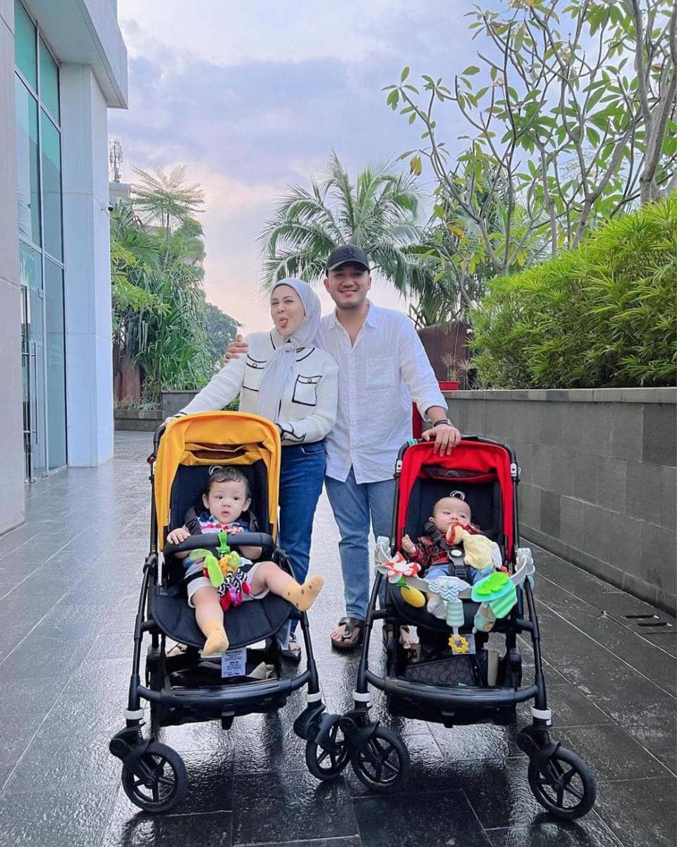 potret Kesha Ratuliu dan keluarga (instagram.com/kesharatuliu05)