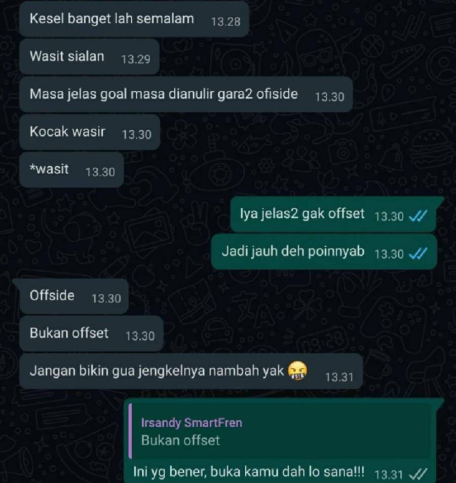 typo chat pakai bahasa Inggris (twitter.com/fbreceh)