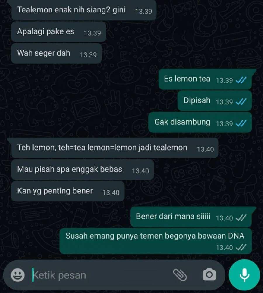 typo chat pakai bahasa Inggris (twitter.com/askrlfess)