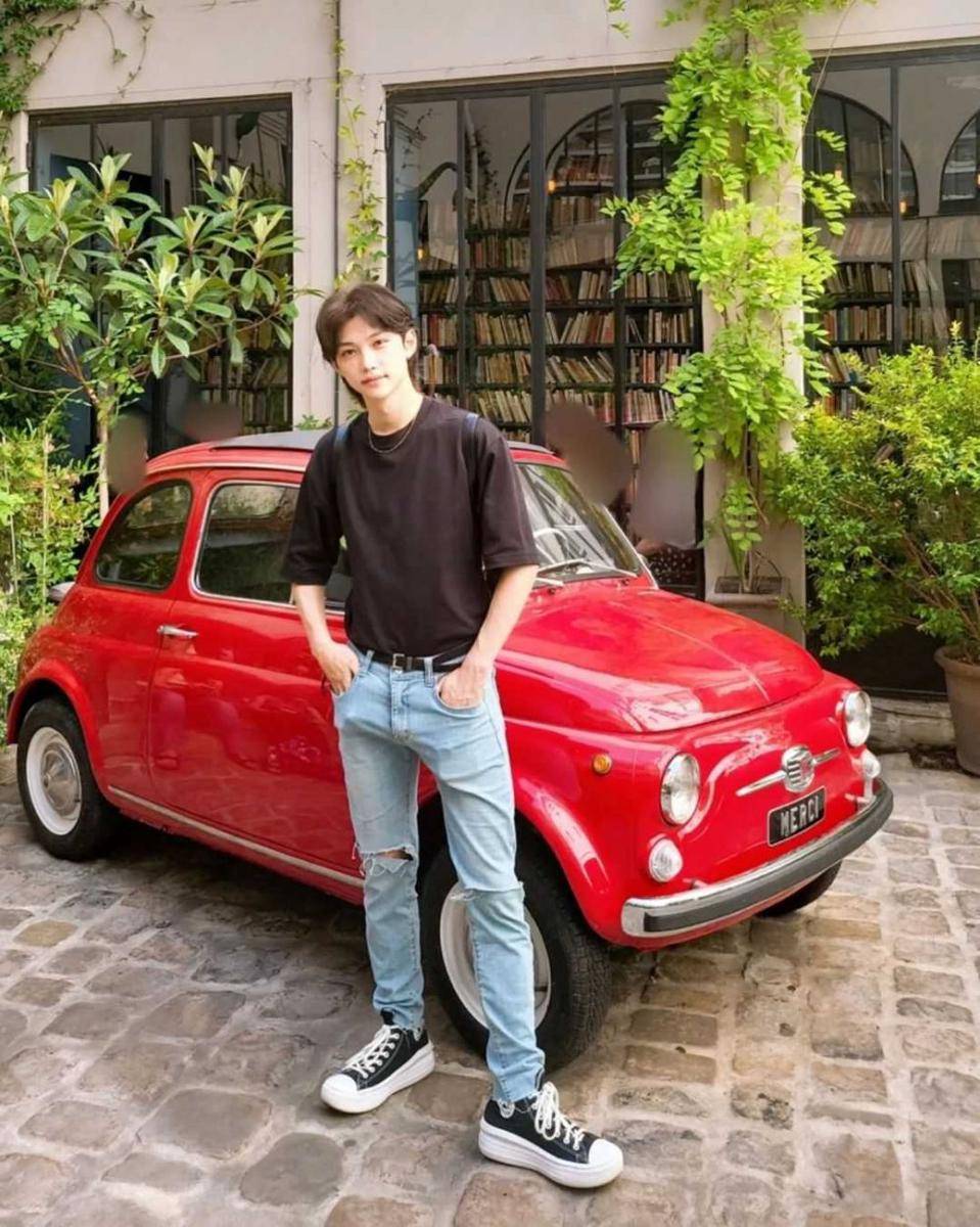 Felix Stray Kids (instagram.com/realstraykids)
