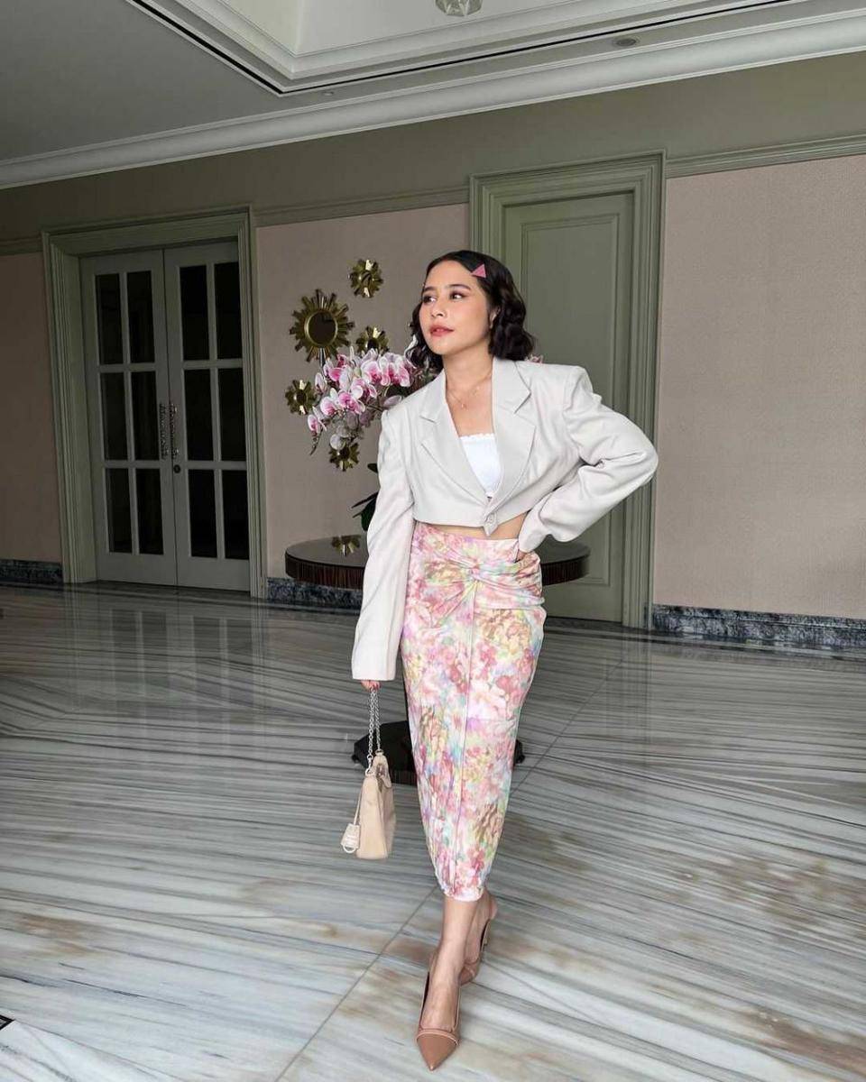 Prilly Latuconsina (instagram.com/prillylatuconsina96)