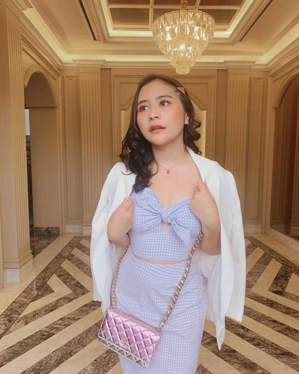 Prilly Latuconsina (instagram.com/prillylatuconsina96)