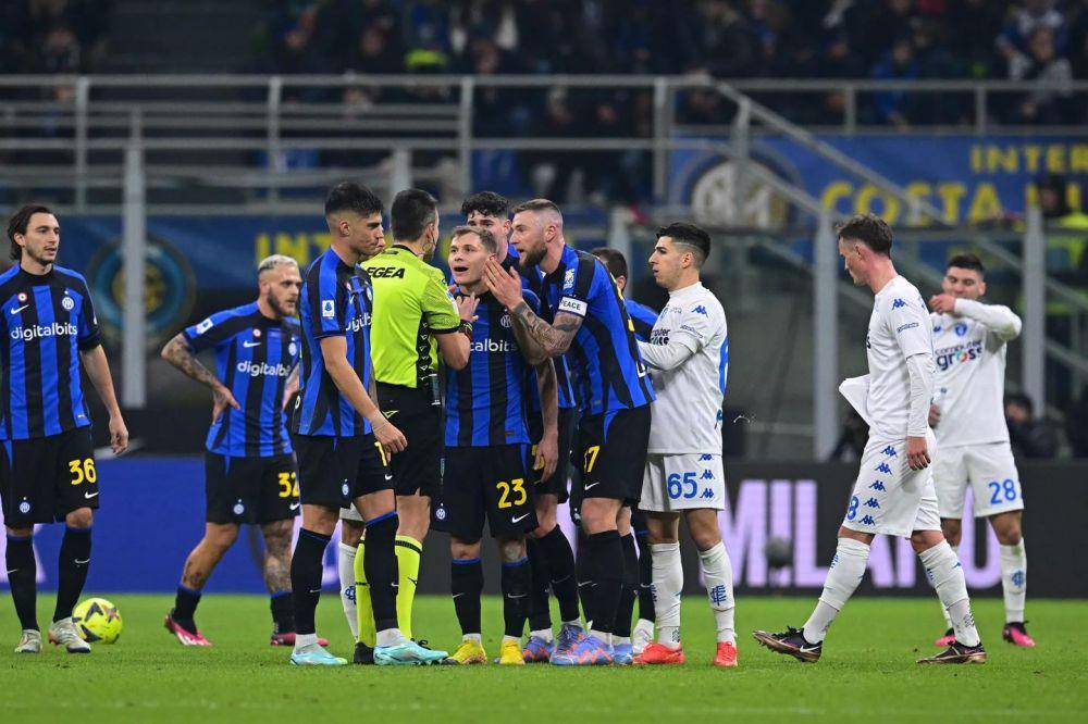 Milan Skriniar diganjar kartu merah saat melawan Empoli (inter.it)