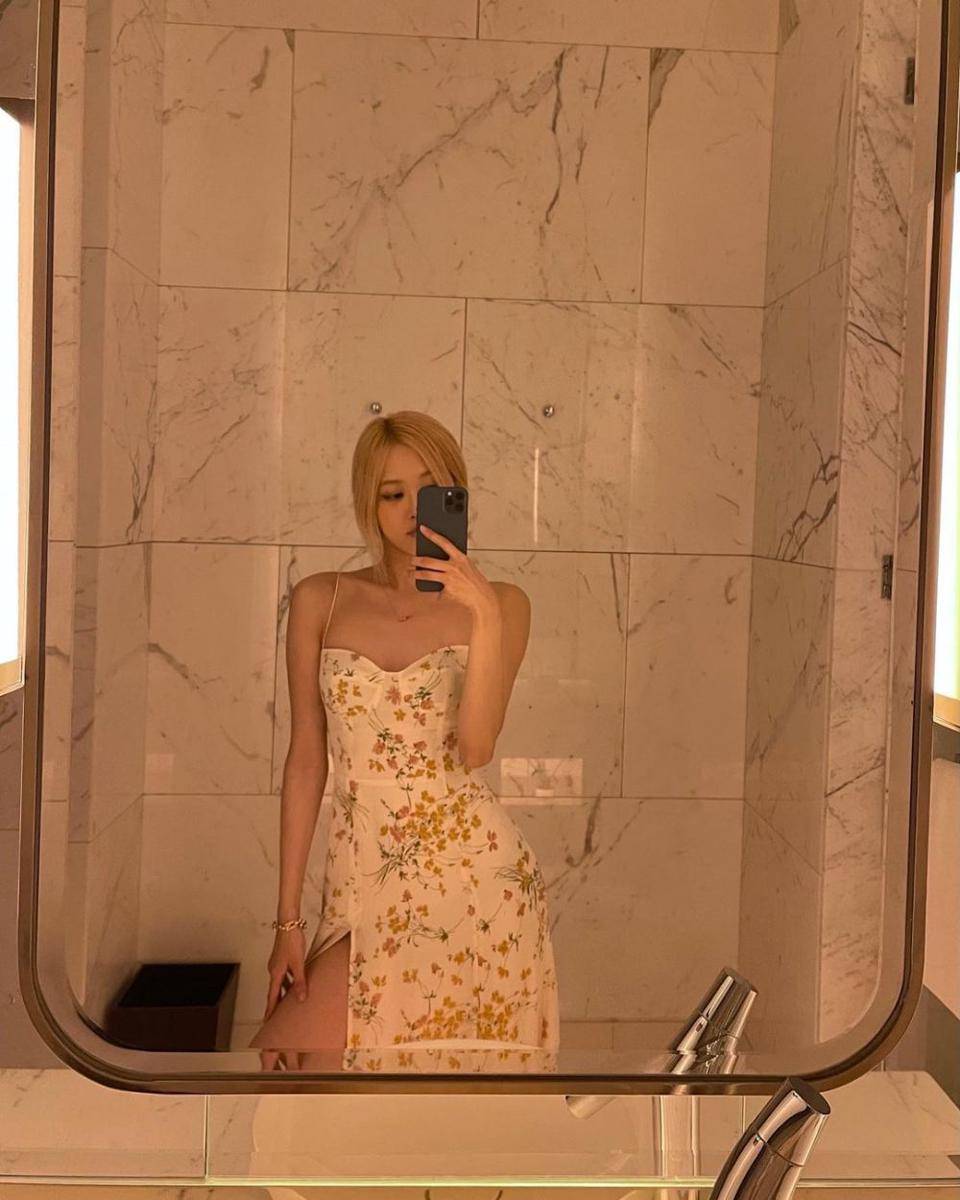 Rose BLACKPINK (instagram.com/roses_are_rosie)