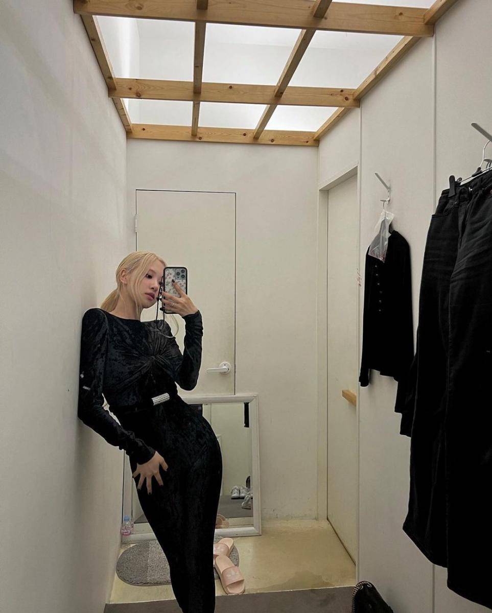Rose BLACKPINK (instagram.com/roses_are_rosie)