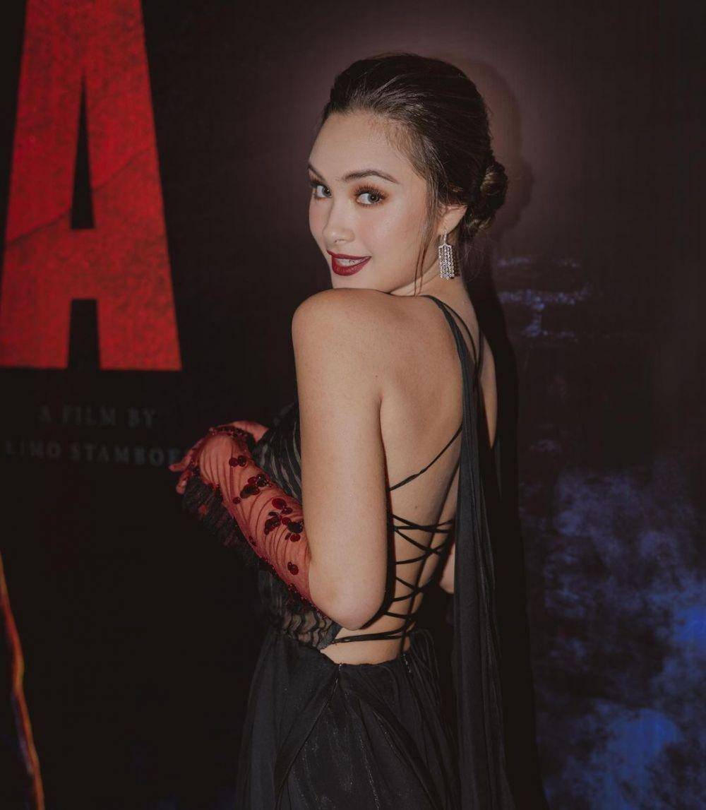 Gaya makeup ala Caitlin Halderman (instagram.com/caitlinhalderman)