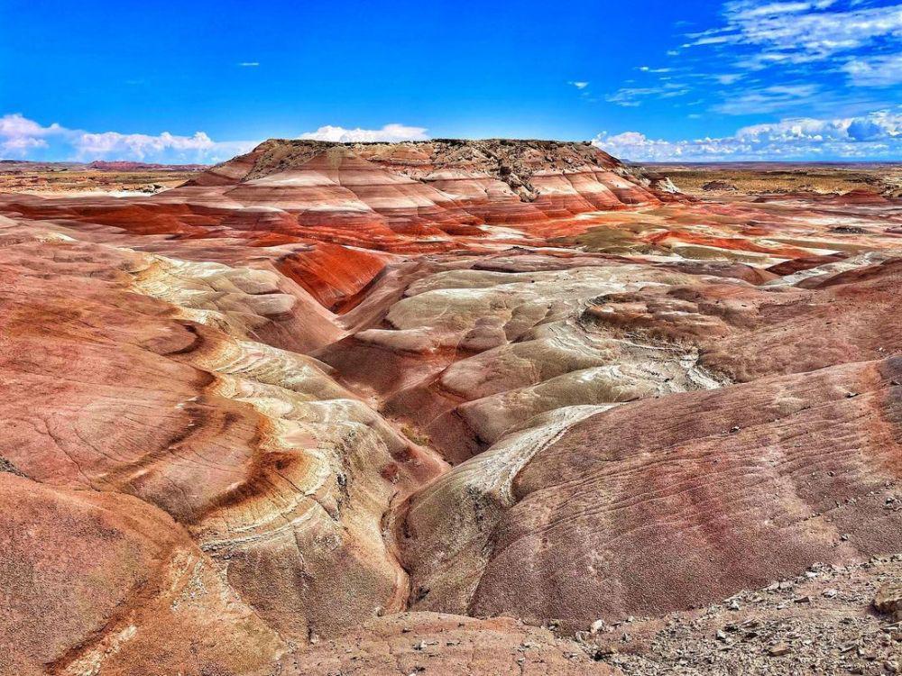 5 Fakta Unik Bentonite Hills, Permukaan Mars yang Ada di Bumi