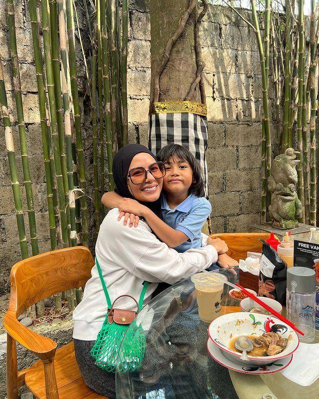 potret Meisya Siregar dan anak ketiga (instagram.com/meisya__siregar)