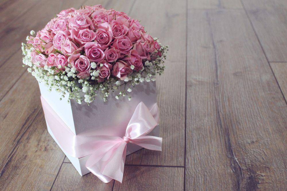 buket bunga berwarna pink (pixabay.com/vargazs)