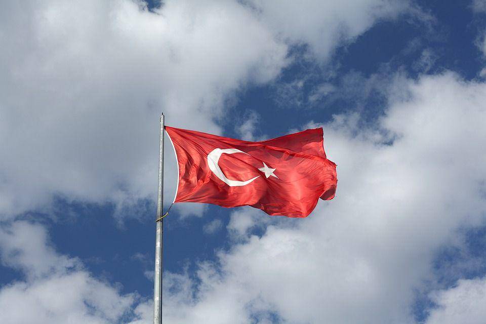 bendera Turkiye (pixabay.com/Engin_Akyurt)
