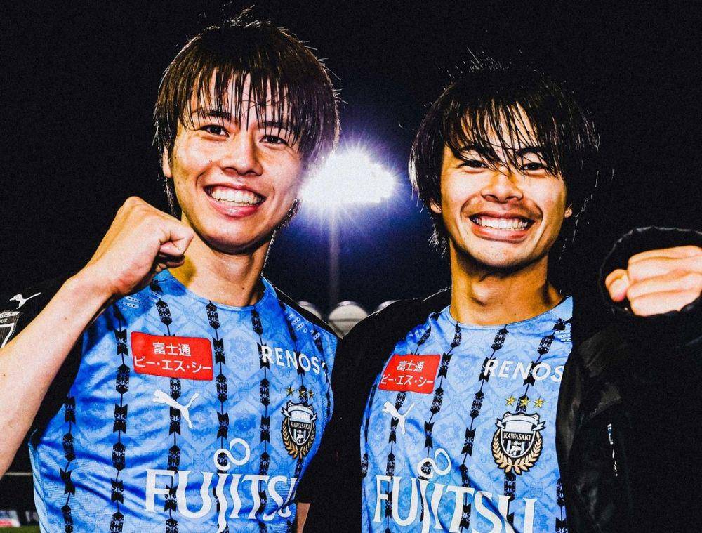 Ao Tanaka dan Kaoru Mitoma saat masih membela Kawasaki Frontale (instagram.com/jleaguejp)