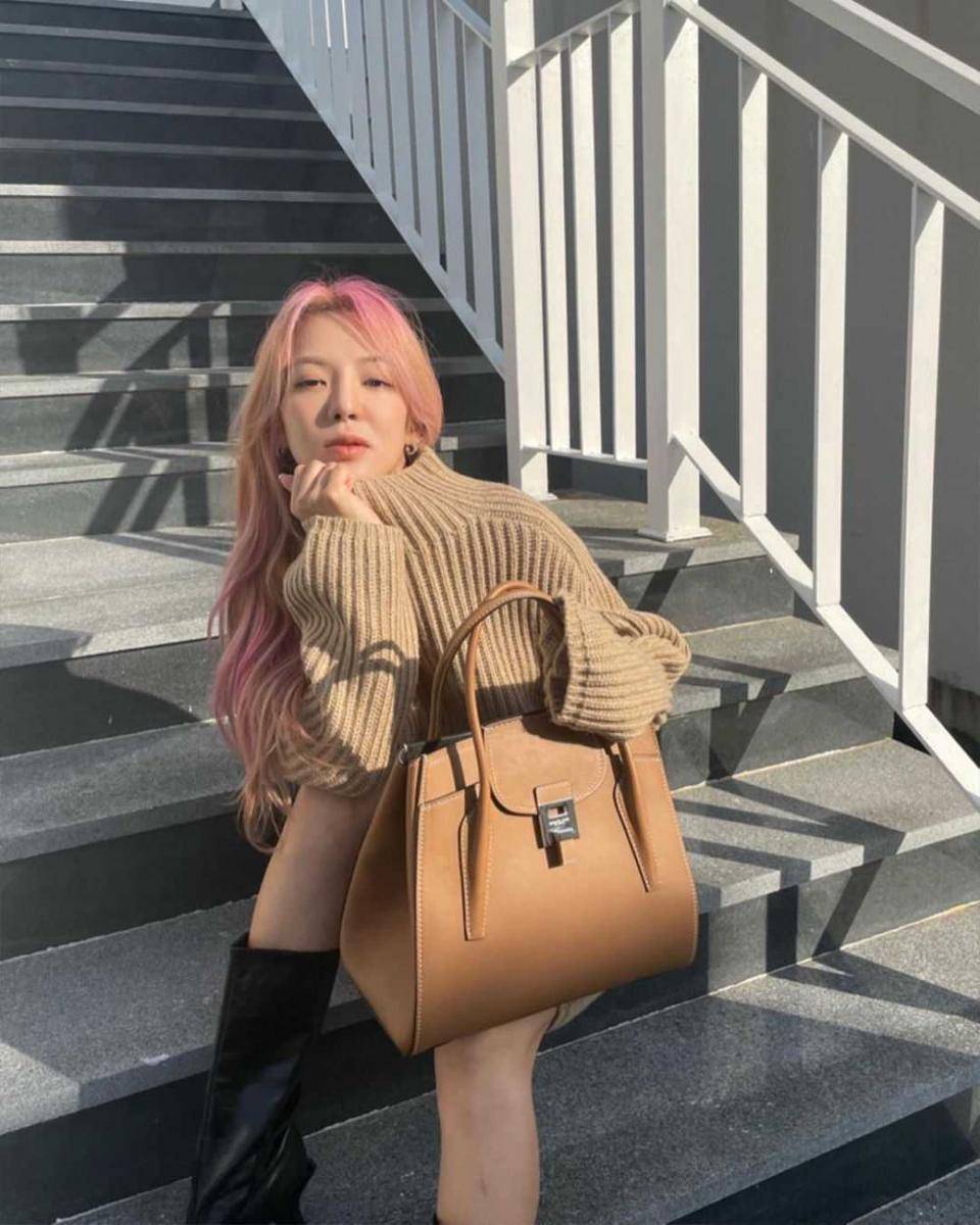 Hyoyeon SNSD (instagram.com/hyoyeon_x_x)