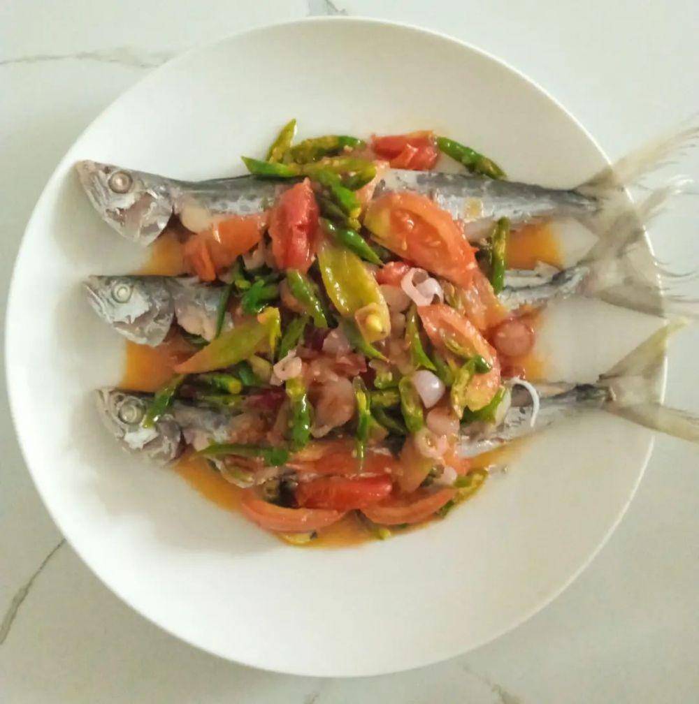 ilustrasi ikan kukus kuah asam pedas (instagram.com/gerobaksayurpalembang)