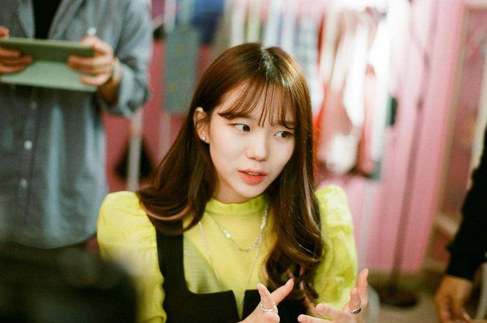 Lee So E (instagram.com/e._.soi)