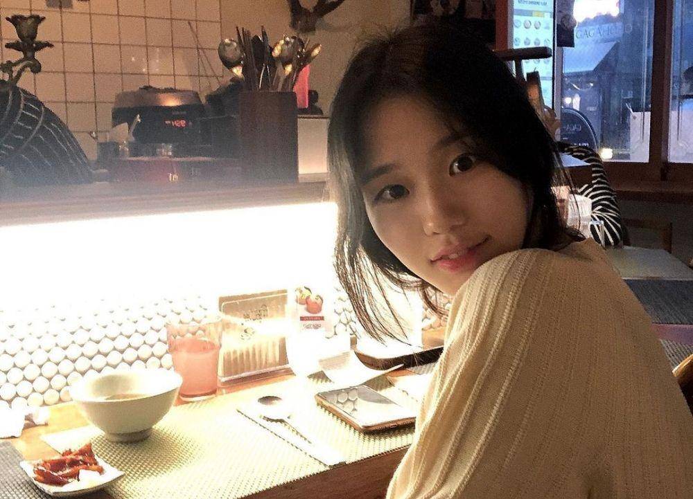 Lee So E (instagram.com/e._.soi)