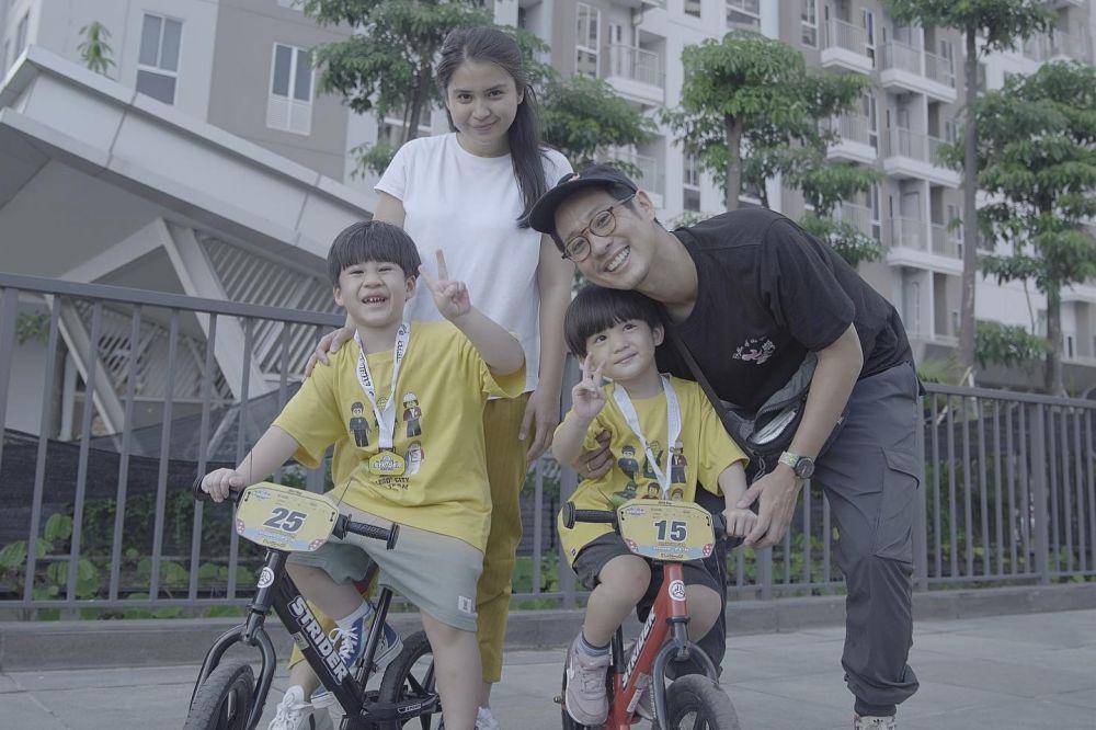 Putri Titian dan keluarga (instagram.com/putrititian)