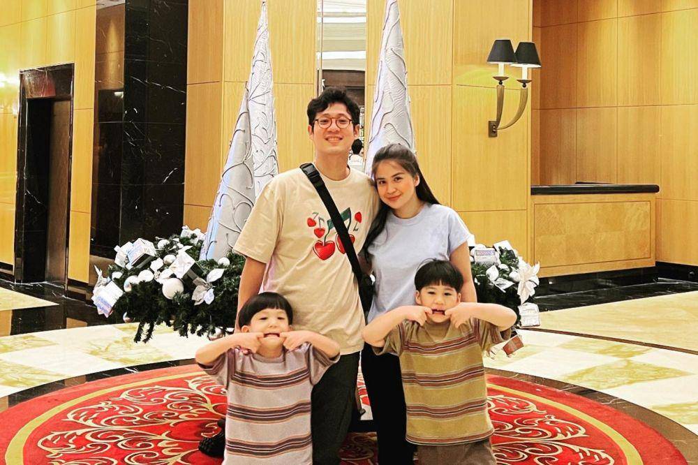 Putri Titian dan keluarga (instagram.com/juniorliem)