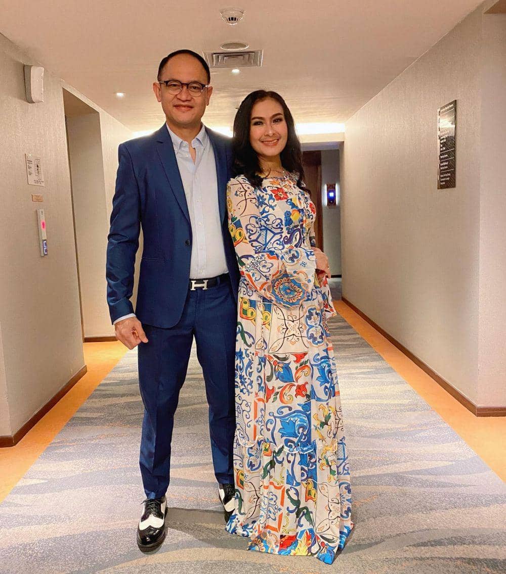 potret Iis Dahlia dan suami (instagram.com/isdadahlia)