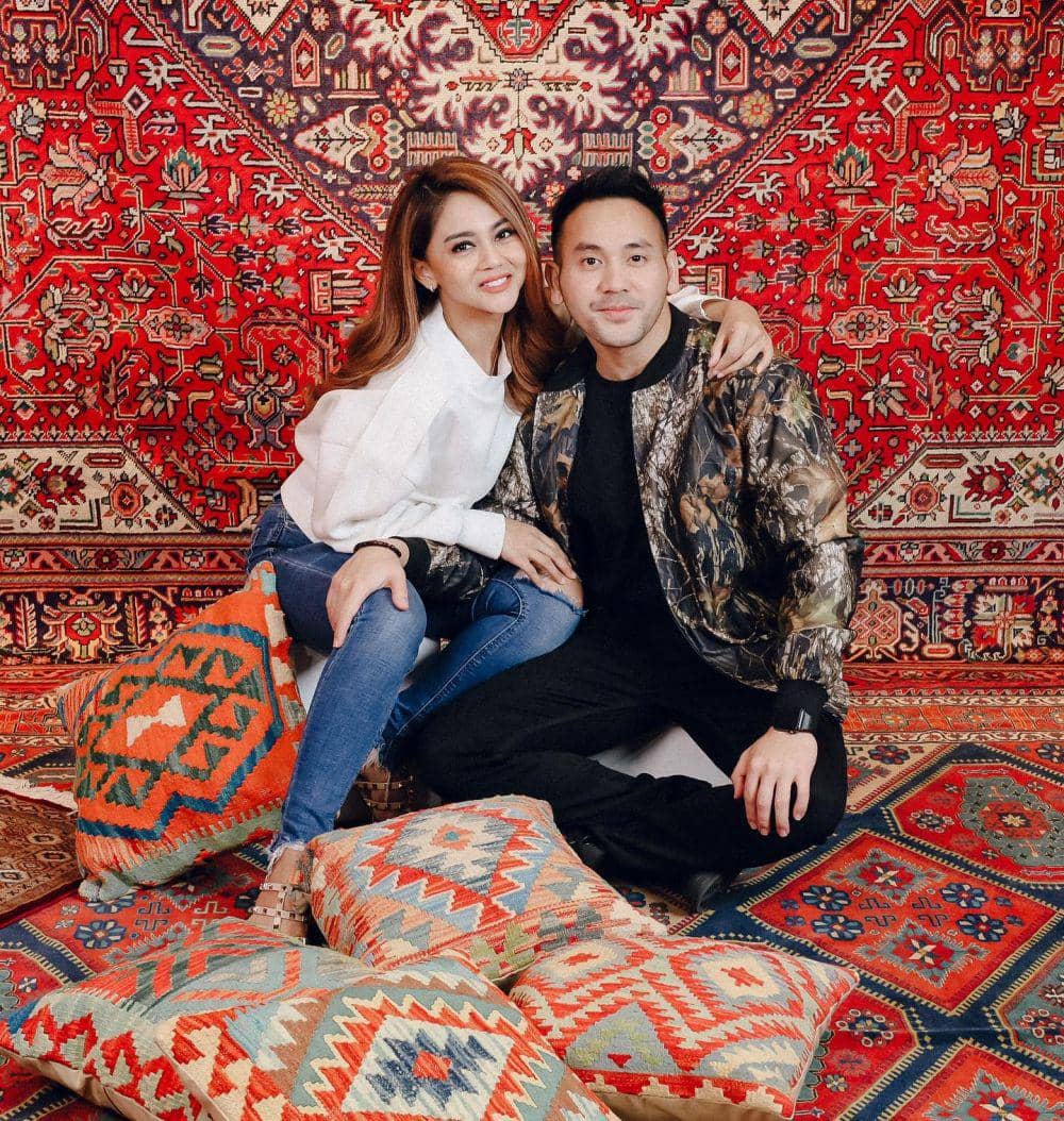 potret Jenita Janet dan suami (instagram.com/jenitajanet)