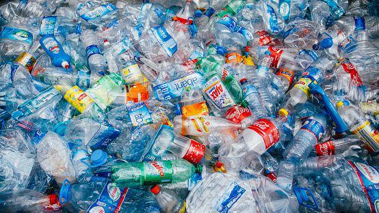 5 Cara yang Bisa Kita Lakukan untuk Mengurangi Sampah Plastik, Mudah!