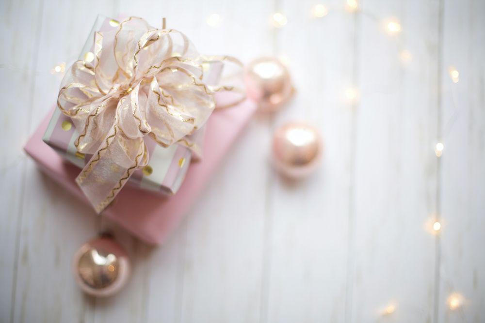 10 Inspirasi Barang Bernuansa Pink untuk Hadiah Valentine