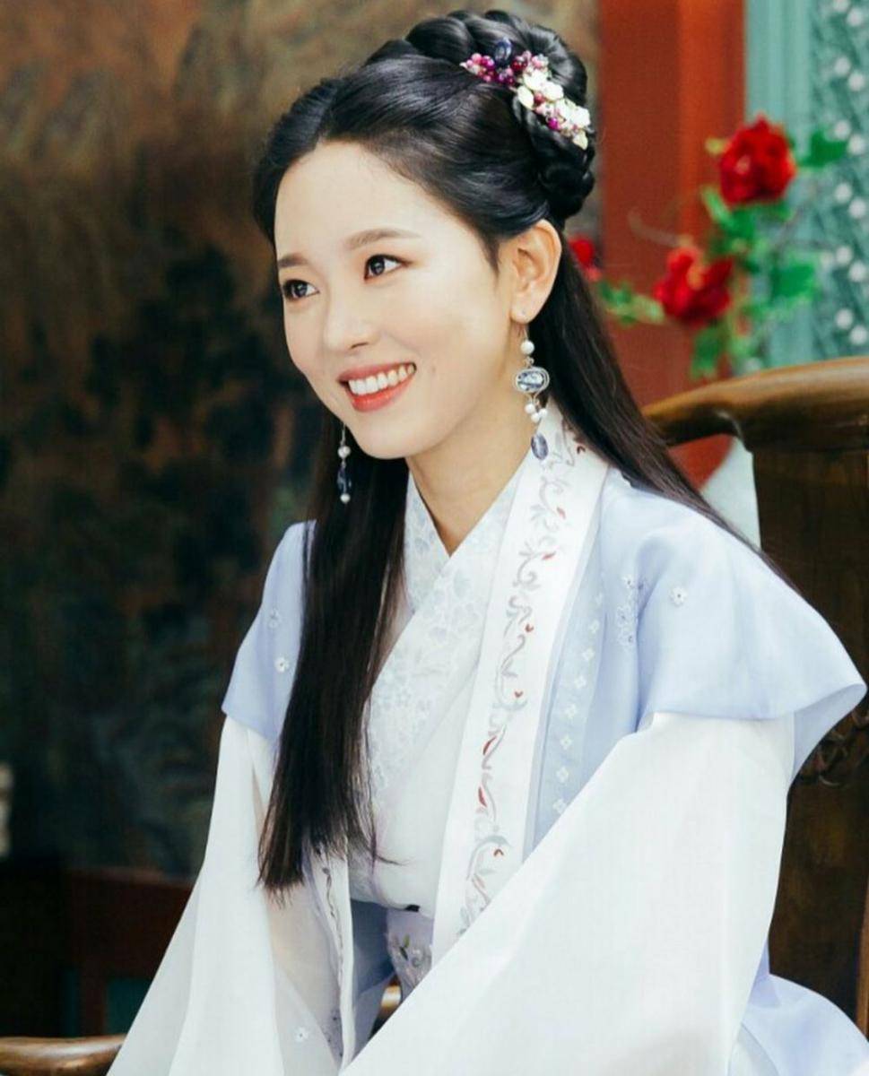 Kang Han Na di Moon Lovers: Scarlet Heart Ryeo (instagram.com/k_hanna_)