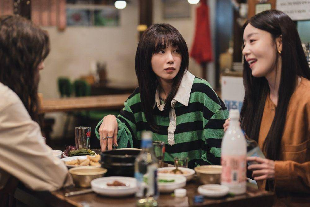 still cuts drama Work Later, Drink Now 2 (instagram.com/tving.official)