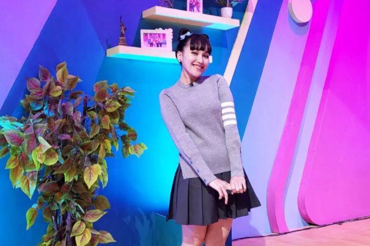 Dipuji Bak Anak TK oleh Bunda Corla, Ini 10 Potret Imut Ayu Ting Ting