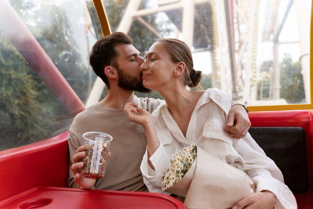 ilustrasi pasangan romantis (freepik.com/freepik)