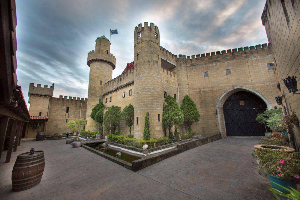 Sunshine Castle (facebook.com/SunshineCastleBliBli)