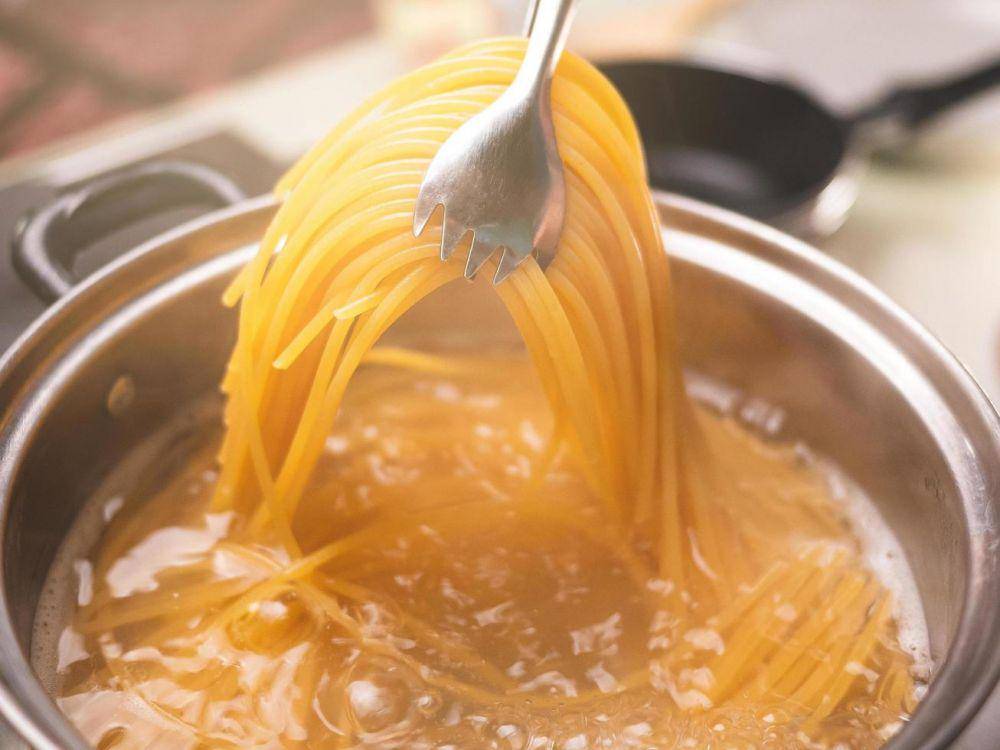 ilustrasi al dente (vecteezy.com/sunta_001624940)