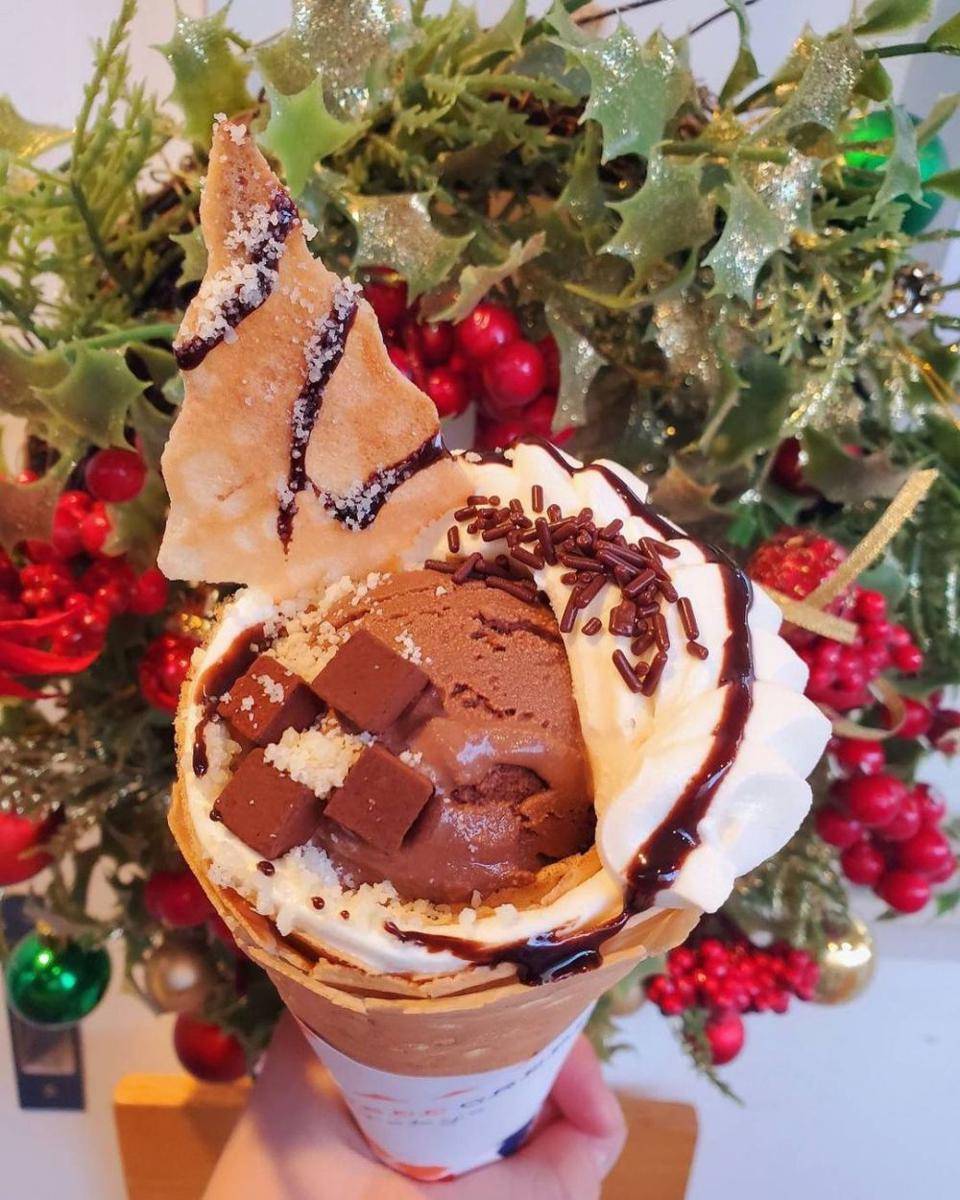 Honey Bee Crepe (instagram.com/honeybeecrepe)