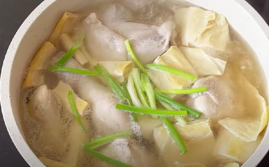 Resep Sup Ayam Kembang Tahu yang Sehat dan Bergizi
