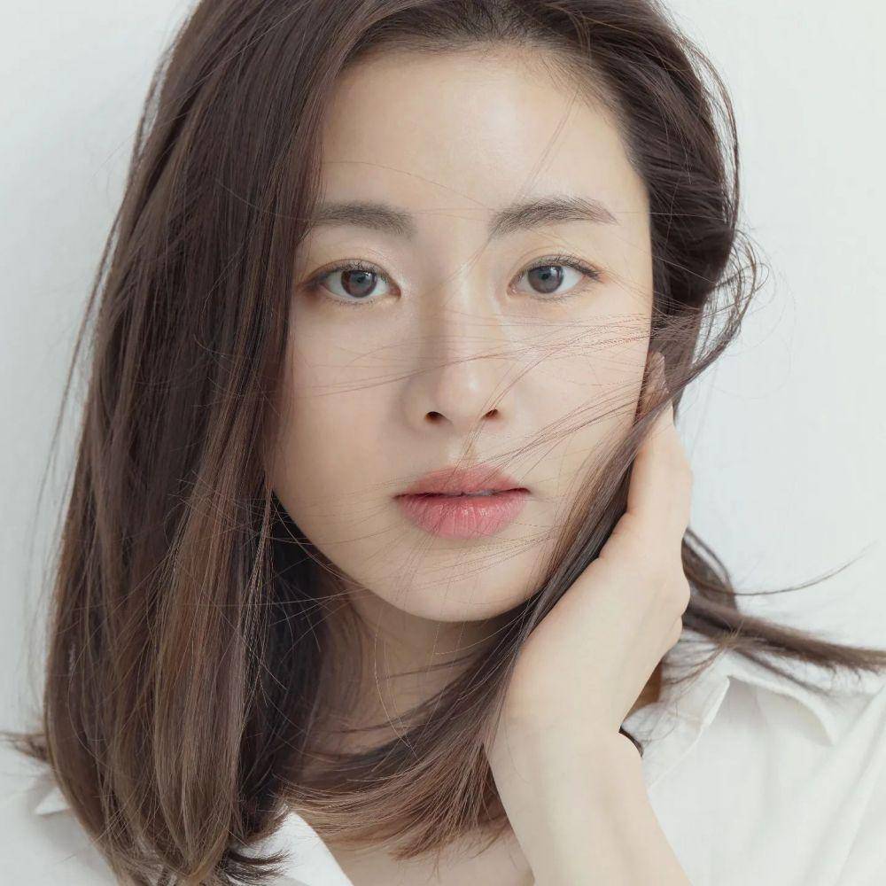 Kang So Ra (instagram.com/reveramess_)