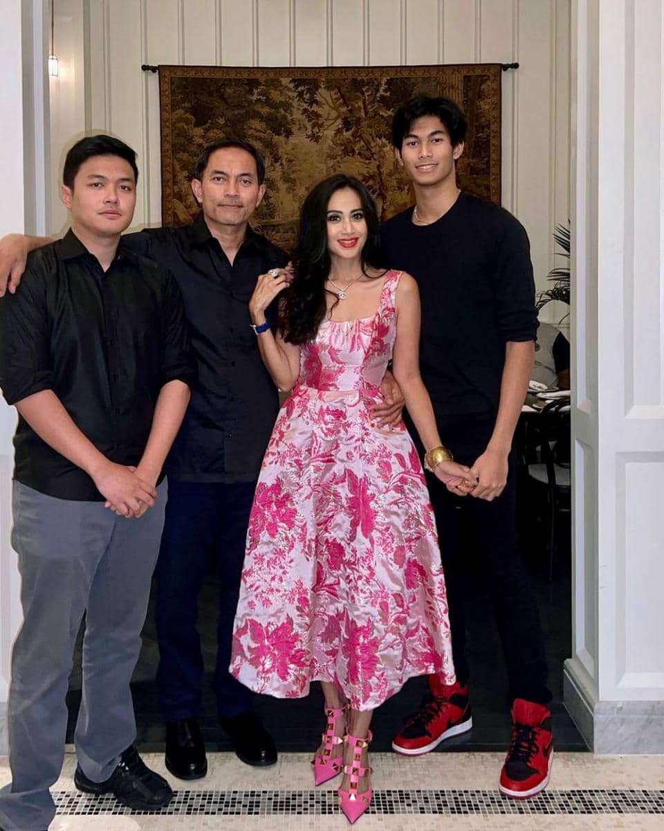 potret ultah ke-52 Diah Permatasari (instagram.com/dps_diahpermatasari)