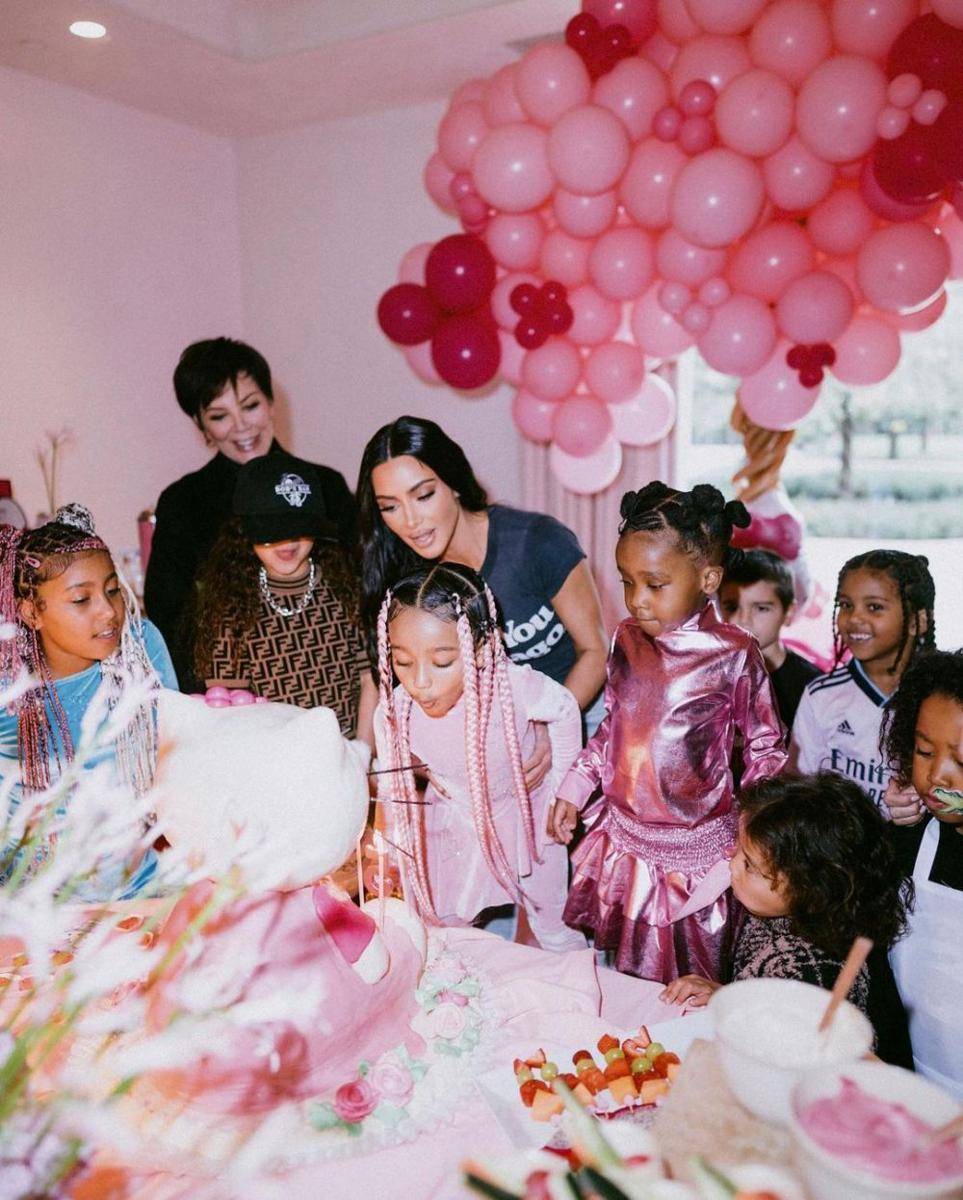 potret ultah Chicago West (instagram.com/kimkardashian)