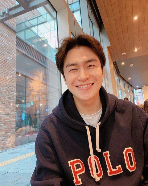 Lee Jae Won (instagram.com/good_is_good)