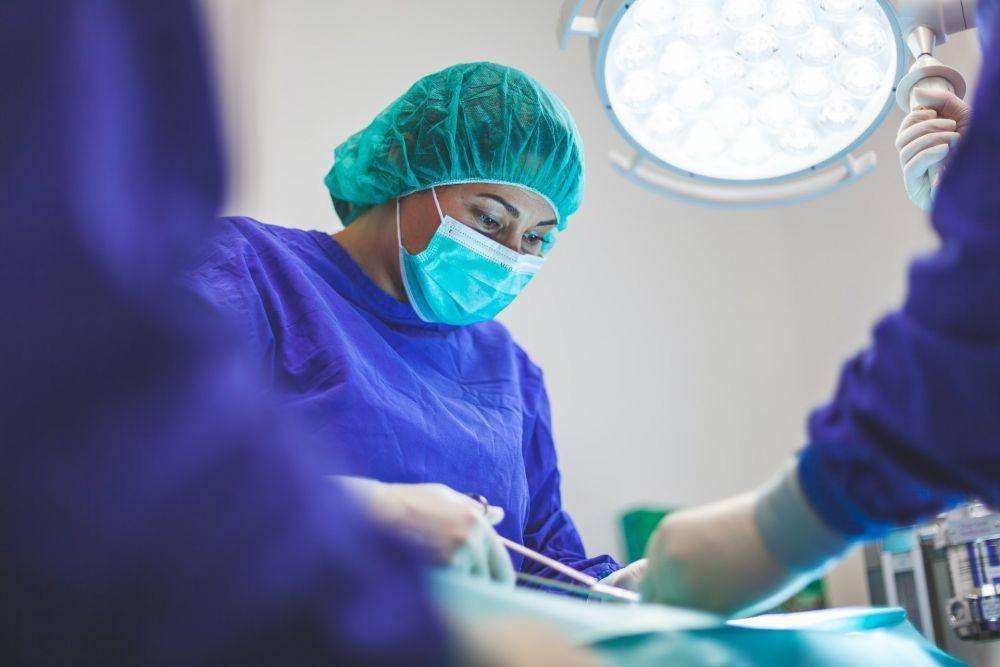 ilustrasi genioplasty (unsplash.com/Artur Tumasjan)