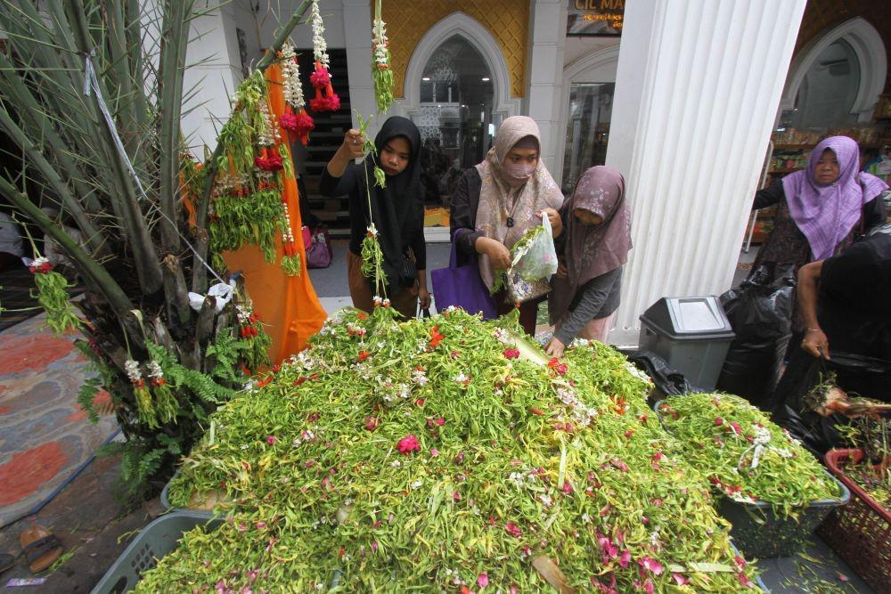 Ibu-Ibu dari Balikpapan Turut Hadiri Haul Guru Sekumpul di Martapura