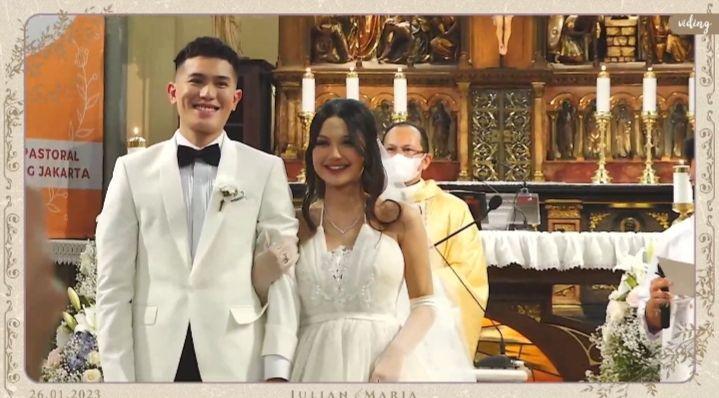 10 Potret Pernikahan Julian Jacob dan Mirriam Eka, Khidmat dan Bahagia